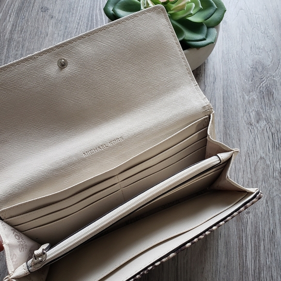 SOLD - Picture 3 of 3